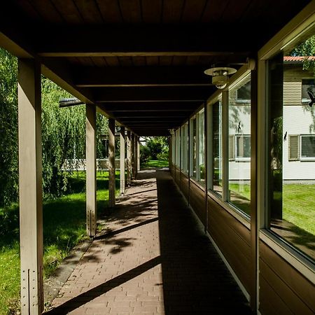 Miedzynarodowy Dom Spotkan Mlodziezy W Oswiecimiu Buitenkant foto