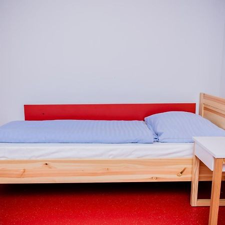 Miedzynarodowy Dom Spotkan Mlodziezy W Oswiecimiu Buitenkant foto